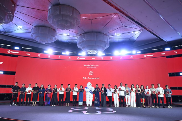 Michelin 2026 b&ugrave;ng nổ tranh c&atilde;i: Kh&ocirc;ng hề c&oacute; b&aacute;nh m&igrave; trong danh s&aacute;ch Bib Gourmand, B&aacute;nh cuốn B&agrave; Ho&agrave;nh lọt top g&acirc;y kh&oacute; hiểu - Ảnh 6.