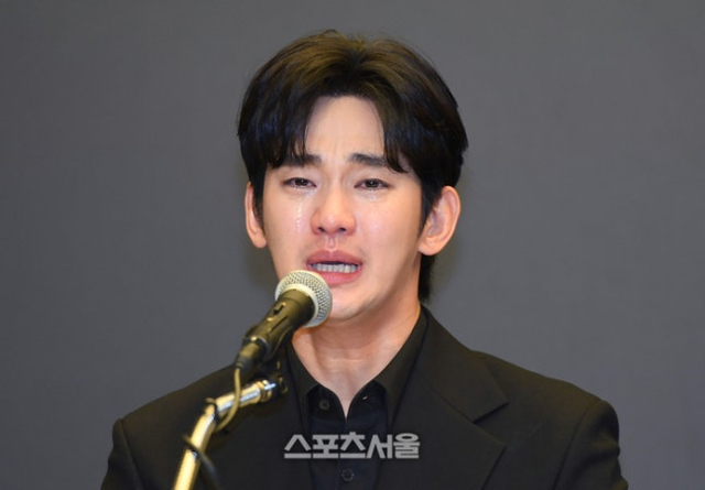 Kim Soo Hyun lập tức "k&eacute;o c&agrave;y trả nợ" khi kẻ tung tin giả bị bắt- Ảnh 3.