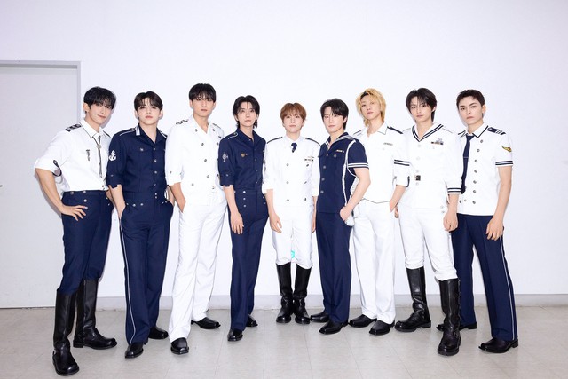 SEVENTEEN gia hạn hợp đồng lần hai với PLEDIS, tiếp tục đồng hành với đầy đủ 13 thành viên - Ảnh 1.