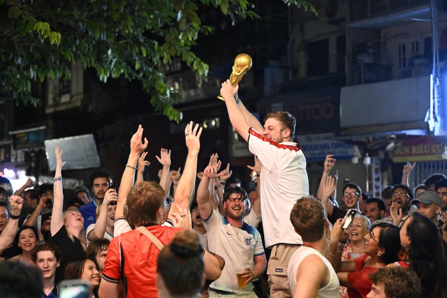 Màn ngược dòng khó tin của Argentina khiến fan như nổ tung:
