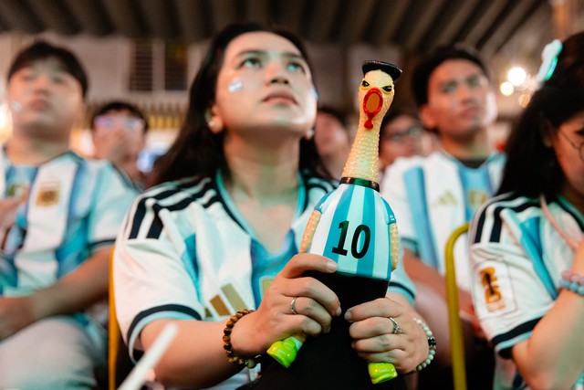 Màn ngược dòng khó tin của Argentina khiến fan như nổ tung: