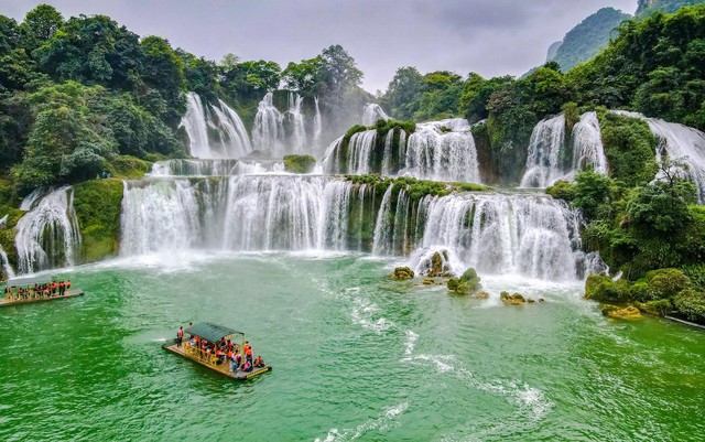 Việt Nam sở hữu th&aacute;c nước cực kỳ vĩ lọt top 21 thế giới, mỗi năm đ&oacute;n h&agrave;ng triệu lượt kh&aacute;ch tham quan - Ảnh 6.