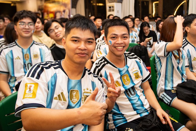 Nhìn lại một đêm buồn của các CĐV khi Argentina không có nổi một cú sút trong 90 phút- Ảnh 14.