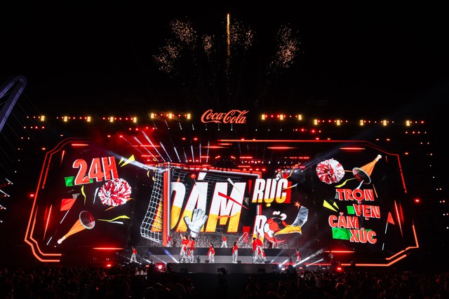 Trọn vẹn cảm xúc hướng về chung kết World Cup 2026: Dàn sao bùng nổ, hàng nghìn người đếm ngược - Ảnh 1.