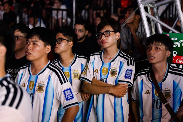 Nhìn lại một đêm buồn của các CĐV khi Argentina không có nổi một cú sút trong 90 phút- Ảnh 56.