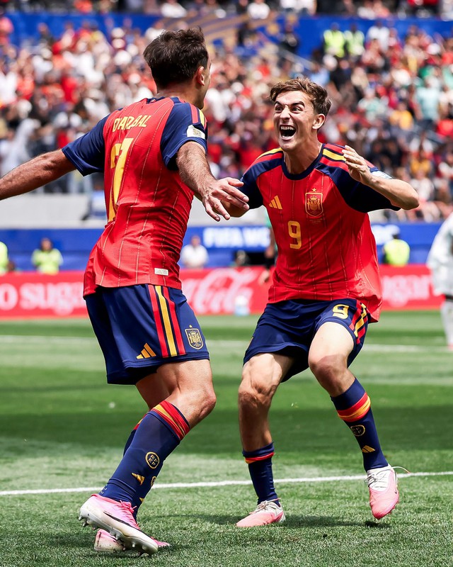 T&acirc;y Ban Nha đ&egrave; bẹp &Aacute;o 3-0, chấm dứt 16 năm chờ đợi ở v&ograve;ng knock-out World Cup - Ảnh 5.
