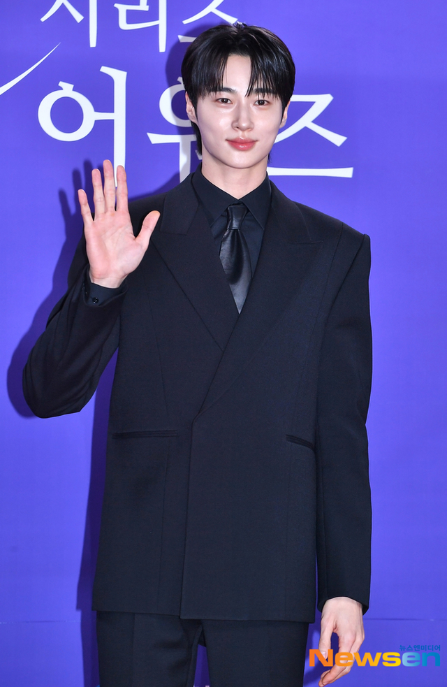 Siêu thảm đỏ Rồng Xanh 2026: Yoona (SNSD) như công chúa "xé sách bước ra", Kim Seon Ho lộ diện với visual không ai tin nổi - Ảnh 15.