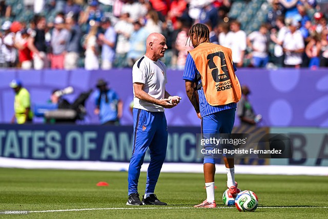 Diễn biến Paraguay vs Pháp: Căng thẳng rồi, Mbappe tức giận đẩy cầu thủ đối phương - Ảnh 4.
