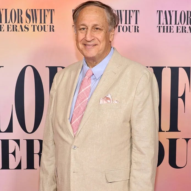 Siêu đám cưới của Taylor Swift kết thúc: Dàn khách mời ra về, 1 CEO kinh ngạc trước nụ hôn như bay lên khỏi mặt đất của cô dâu - chú rể - Ảnh 21.
