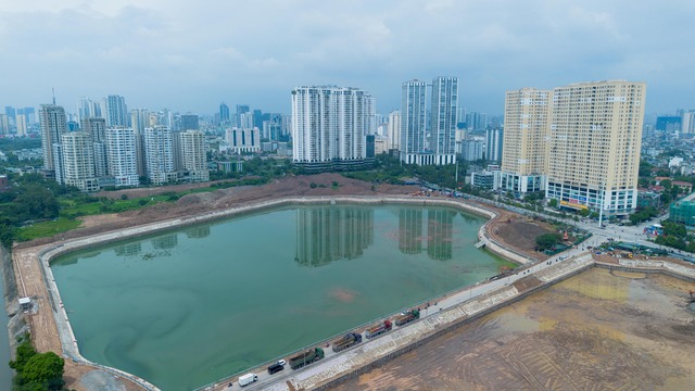 7 công trình chống ngập cho Hà Nội về đích sau 4 tháng "chưa từng có ": Những ngày mặt đường hơn 60°C, dưới cống còn khắc nghiệt hơn! - Ảnh 7.