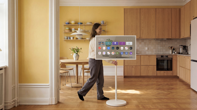 LG ra mắt StanbyME 2 Max tại Việt Nam, đem trải nghiệm giải trí di động mới với màn hình 32 inch 4K - Ảnh 2.