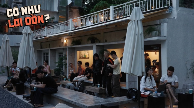 Qu&aacute;n c&agrave; ph&ecirc; của Văn Mai Hương ở Thảo Điền: S&acirc;n đỗ to&agrave;n si&ecirc;u xe, MCK cũng y&ecirc;u th&iacute;ch, đ&ocirc;ng đến mức phải đ&oacute;ng cửa để sắp xếp lại - Ảnh 1.