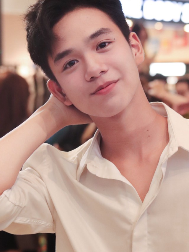 Mỹ nam Việt được khen đẹp hơn Trương Lăng H&aacute;ch v&agrave; L&yacute; Hiện, visual hiếm như đ&atilde;i c&aacute;t t&igrave;m v&agrave;ng- Ảnh 2.