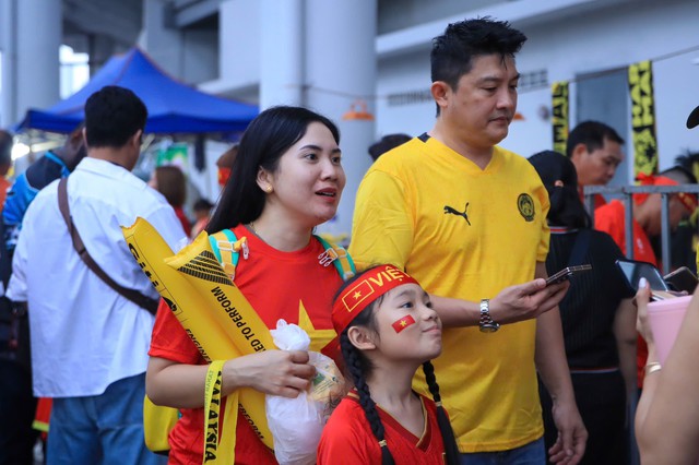 Diễn biến ĐT Malaysia vs Việt Nam b&aacute;n kết ASEAN Cup 20h00: Xu&acirc;n Son, T&agrave;i Lộc, Đ&igrave;nh Bắc c&ugrave;ng đ&aacute; ch&iacute;nh - Ảnh 10.