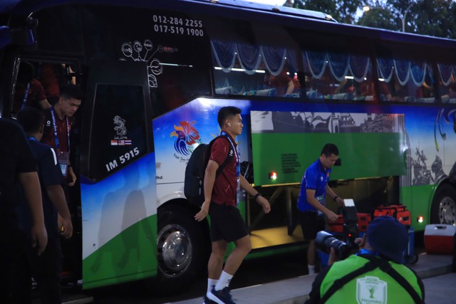 Diễn biến ĐT Malaysia vs Việt Nam b&aacute;n kết ASEAN Cup 20h00: Xu&acirc;n Son, T&agrave;i Lộc, Đ&igrave;nh Bắc c&ugrave;ng đ&aacute; ch&iacute;nh - Ảnh 3.