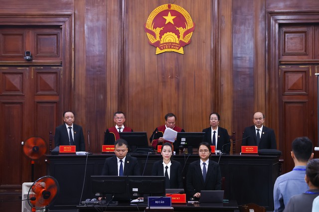 Phi&ecirc;n t&ograve;a 227 bị c&aacute;o trong chuy&ecirc;n &aacute;n ma t&uacute;y VN10: Hơn 100 luật sư tham gia b&agrave;o chữa đ&atilde; c&oacute; mặt - Ảnh 2.