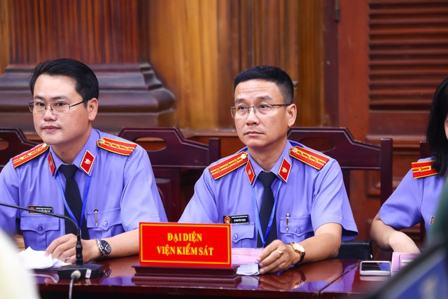 Phi&ecirc;n t&ograve;a 227 bị c&aacute;o trong chuy&ecirc;n &aacute;n ma t&uacute;y VN10: Hơn 100 luật sư tham gia b&agrave;o chữa đ&atilde; c&oacute; mặt - Ảnh 13.