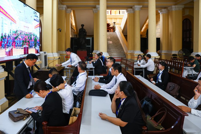 Phi&ecirc;n t&ograve;a 227 bị c&aacute;o trong chuy&ecirc;n &aacute;n ma t&uacute;y VN10: Hơn 100 luật sư tham gia b&agrave;o chữa đ&atilde; c&oacute; mặt - Ảnh 9.