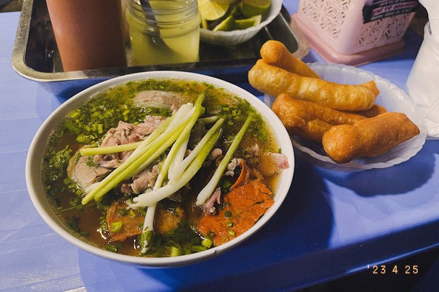 Phở n&ecirc;m sẵn hay để kh&aacute;ch tự n&ecirc;m mới l&agrave; chuẩn? - Ảnh 8.