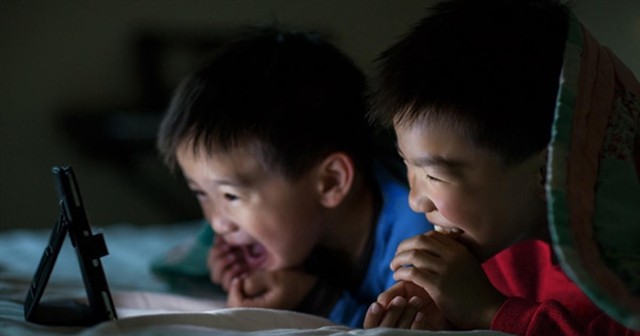 Giúp trẻ đề kháng với nội dung xấu trên mạng - Ảnh 1.
