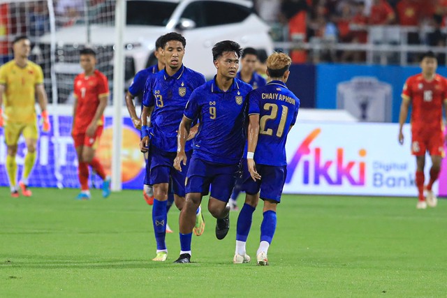 Diễn biến ĐT Việt Nam 0-1 Thái Lan chung kết ASEAN Cup: Thái Lan dẫn trước trong hiệp 1 - áº¢nh 3.