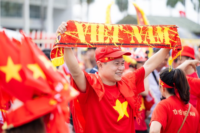 Diễn biến ĐT Việt Nam đấu Th&aacute;i Lan tranh chức v&ocirc; địch Đ&ocirc;ng Nam &Aacute;: S&acirc;n Mỹ Đ&igrave;nh tưng bừng trước giờ thi đấu - Ảnh 9.