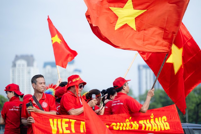 Mỹ Đình sục sôi trước giờ bóng lăn, Việt Nam đang rất gần chức vô địch rồii! - Ảnh 12. Mỹ Đình sục sôi trước giờ bóng lăn, Việt Nam đang rất gần chức vô địch rồii! - Ảnh 12.