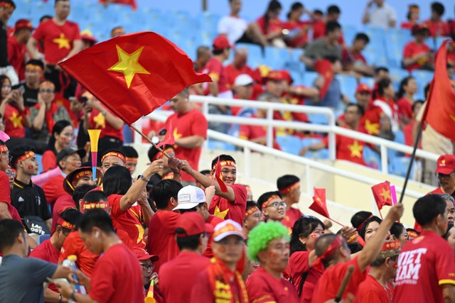 Diễn biến ĐT Việt Nam 0-1 Th&aacute;i Lan chung kết ASEAN Cup: Th&aacute;i Lan c&oacute; b&agrave;n thắng mở tỉ số  - Ảnh 18.