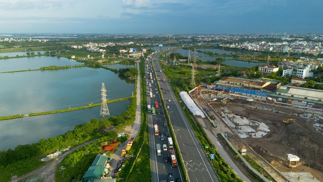 5 ng&agrave;y nghỉ lễ bắt đầu từ mai: Đường phố H&agrave; Nội v&agrave; TPHCM l&uacute;c n&agrave;y! - Ảnh 8.