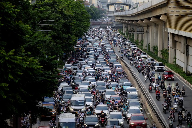5 ng&agrave;y nghỉ lễ bắt đầu từ mai: Đường phố H&agrave; Nội v&agrave; TPHCM l&uacute;c n&agrave;y! - Ảnh 3.