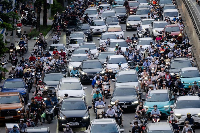 5 ng&agrave;y nghỉ lễ bắt đầu từ mai: Đường phố H&agrave; Nội v&agrave; TPHCM l&uacute;c n&agrave;y! - Ảnh 4.