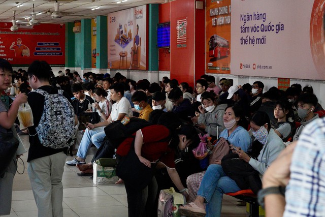 5 ng&agrave;y nghỉ lễ bắt đầu từ mai: Đường phố H&agrave; Nội v&agrave; TPHCM l&uacute;c n&agrave;y! - Ảnh 7.