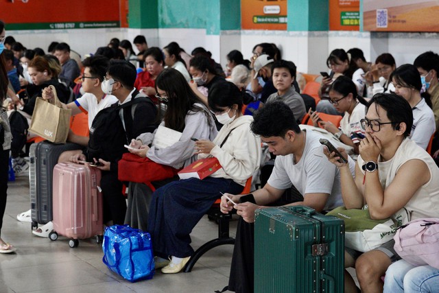 5 ng&agrave;y nghỉ lễ bắt đầu từ mai: Đường phố H&agrave; Nội v&agrave; TPHCM l&uacute;c n&agrave;y! - Ảnh 8.
