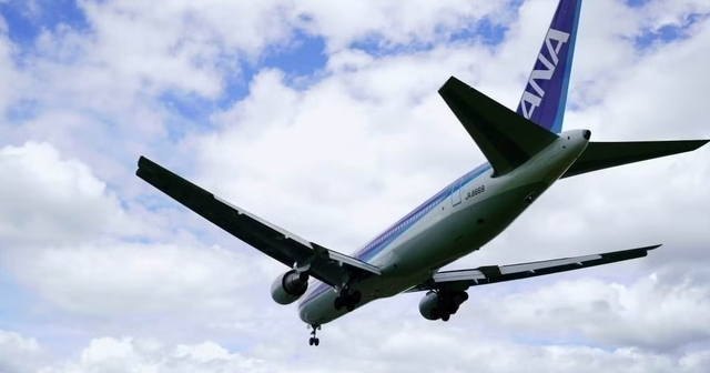 Ph&aacute;t hiện m&aacute;y bay cắt ngang đường băng, chiếc Boeing 767 bẻ l&aacute;i gấp như t&agrave;u lượn, 197 người tho&aacute;t nạn gang tấc - Ảnh 1.