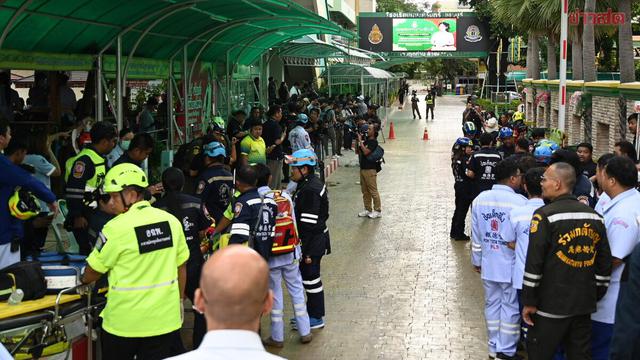 Vụ xả s&uacute;ng ở trường học Th&aacute;i Lan: Ph&aacute;t hiện th&ecirc;m thi thể &ocirc;ng b&agrave; nghi phạm, số người thiệt mạng tăng l&ecirc;n 8 - Ảnh 3.