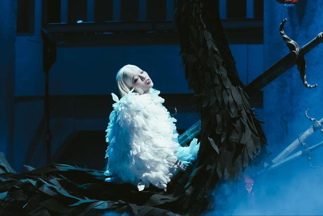 Nữ ca sĩ Việt từng đi h&aacute;t ở c&ocirc;ng vi&ecirc;n nay b&aacute;n show n&agrave;o &ldquo;ch&aacute;y&rdquo; v&eacute; show đ&oacute;, &ldquo;c&acirc;n&rdquo; trọn cả chục ngh&igrave;n kh&aacute;n giả- Ảnh 1.