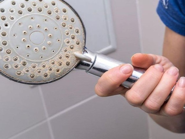 Người phụ nữ 39 tuổi bị ho suốt 3 năm, thủ phạm là 1 thứ phòng tắm nhà nào cũng có - Ảnh 2.