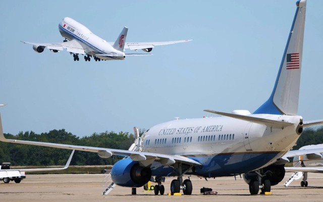 Chuyến bay của Chủ tịch Tập Cận Bình sang Mỹ bằng Boeing 747 khiến ông Trump phải trầm trồ “Thật tuyệt vời”, nhà lãnh đạo Trung Quốc nói "nhờ Nga" - Ảnh 1.