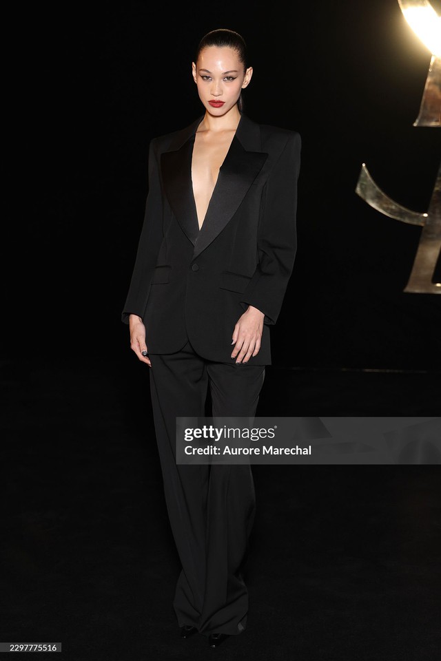 Ros&eacute; b&ugrave;ng nổ "b&aacute; kh&iacute;", mợ chảnh Jun Ji Hyun xuất sắc hơn mong đợi nhờ nền văn minh Saint Laurent- Ảnh 17.