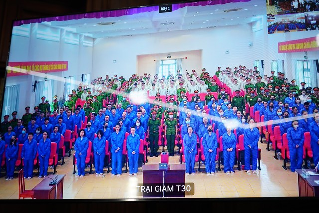 Người mẫu An T&acirc;y l&atilde;nh 8 năm t&ugrave;, Chi D&acirc;n 7 năm t&ugrave;, Tr&uacute;c Phương 6 năm t&ugrave; - Ảnh 4.