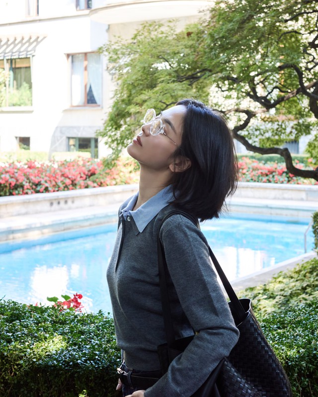 Song Hye Kyo "chảnh qu&aacute;": Đời thường ăn mặc cứ tưởng gi&aacute;o sư, kh&ocirc;ng th&egrave;m hack tuổi- Ảnh 6.