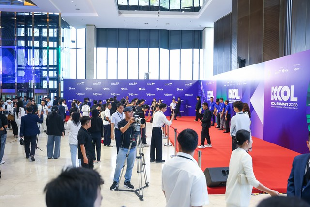 KOL Summit 2026: Phiên toàn thể và loạt nội dung đáng chú ý về hành trình kiến tạo niềm tin số - Ảnh 2.
