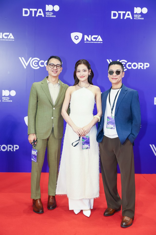 Thuỳ Anh - Chế Nguyễn Quỳnh Ch&acirc;u 