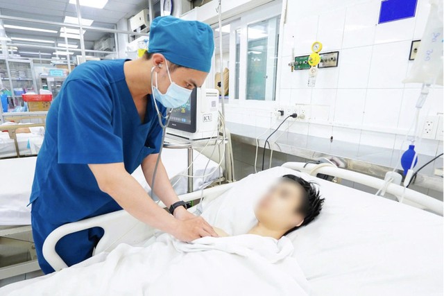 Sốt xuất huyết vượt 70.000 ca, 9 trường hợp tử vong: Vừa hạ sốt chớ vội mừng, thời điểm nguy kịch mới bắt đầu! - Ảnh 3.