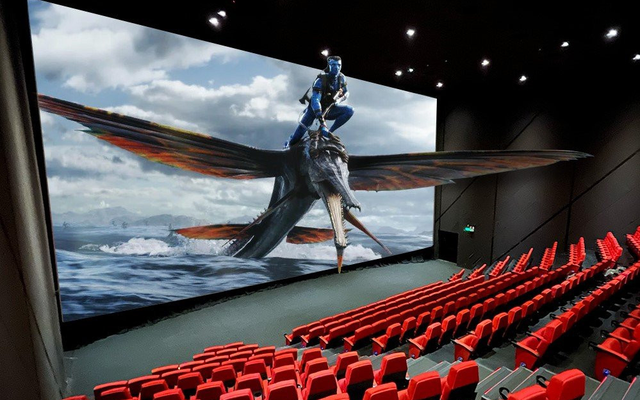Avatar 2 format: Avatar 2 sẽ được chiếu độc quyền tại các rạp chiếu phim đạt chuẩn IMAX và 3D. Với công nghệ hình ảnh tiên tiến, khán giả sẽ có cảm giác như đang sống trong thế giới ảo Pandora của James Cameron. Hãy chuẩn bị sẵn sàng cho một trải nghiệm điện ảnh đỉnh cao không thể bỏ qua.