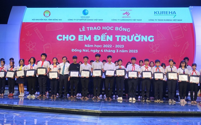 Trường đại học Đồng Nai trao bằng tốt nghiệp cho gần 900 sinh viên  Báo Đồng  Nai điện tử
