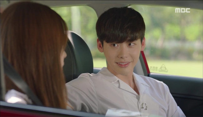 “W”: Từ một tài phiệt, Lee Jong Suk phải vay tiền trai nghèo để hẹn hò Han Hyo Joo - Ảnh 1.