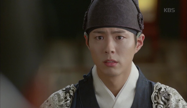 &ldquo;Moonlight&rdquo;: Bị &eacute;p lấy vợ, &ldquo;Thế tử&rdquo; Park Bo Gum vẫn kh&ocirc;ng chịu để mất Kim Yoo Jung - Ảnh 1.