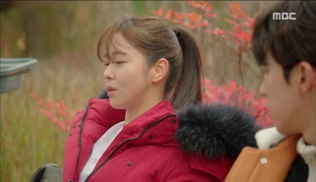 Đến lượt cô ngố Lee Sung Kyung nếm mùi ghen tuông trong “Tiên Nữ Cử Tạ” - Ảnh 15.