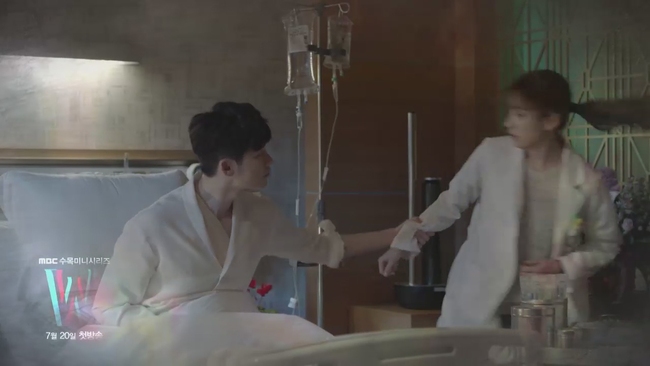 “W – Two Worlds”: Diện sơ mi đen, Lee Jong Suk “cưỡng hôn” Han Hyo Joo cực nóng bỏng - Ảnh 14.